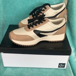 DV by Dolce Vita Women’s Cream and Black Sneakers